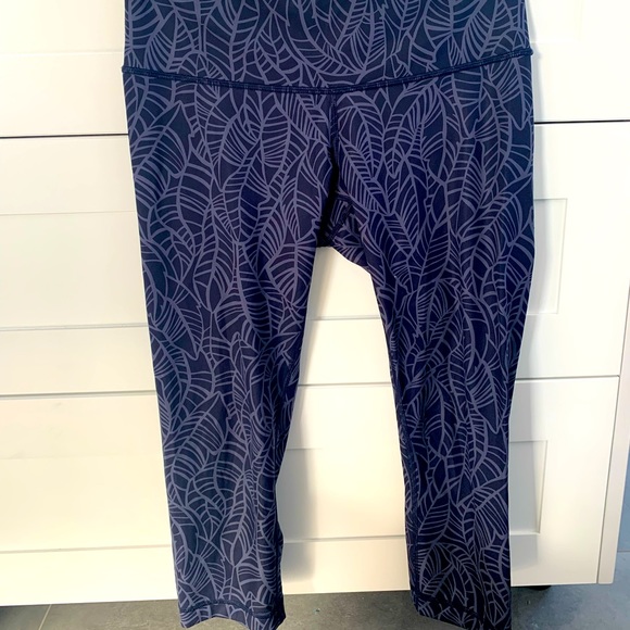 Lululemon Wunder Under Luxtreme Cropped Legging - Picture 1 of 4